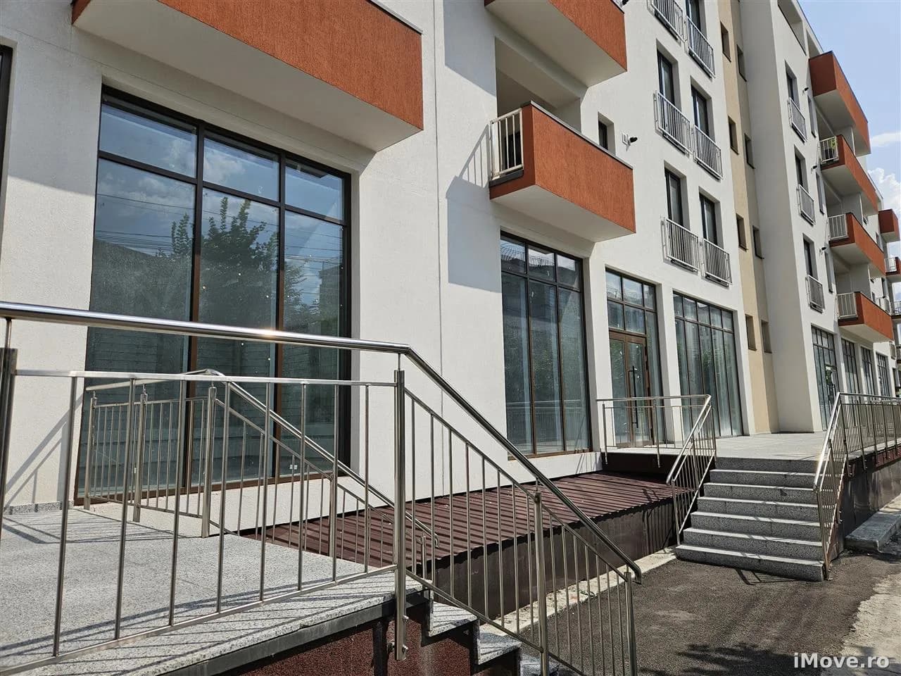 Spatiu Comercial 200 mp Balanta Clinica Medicala Showroom Comert Servicii