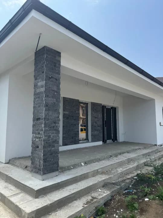 CASA LA SOL CUMPANA | TOATE UTILITATILE | 3 DORMITOARE |CURTE GENEROASA