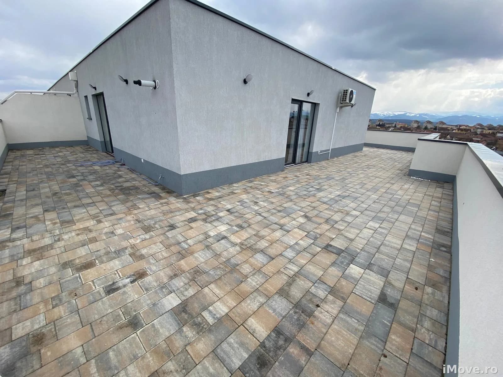 Penthouse de lux cu 3 camere si terasa in zona Kogalniceanu