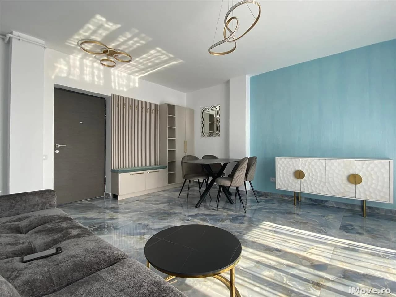 Apartament nou de lux cu 3 camere 2 bai parcare zona Centrala
