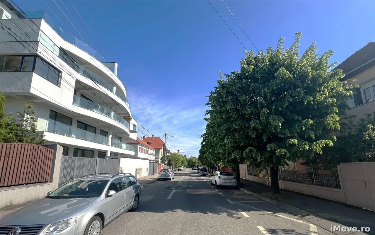 Apartament la vila 82 mp utili 2 camere 2 bai in Parcul Sub Arini