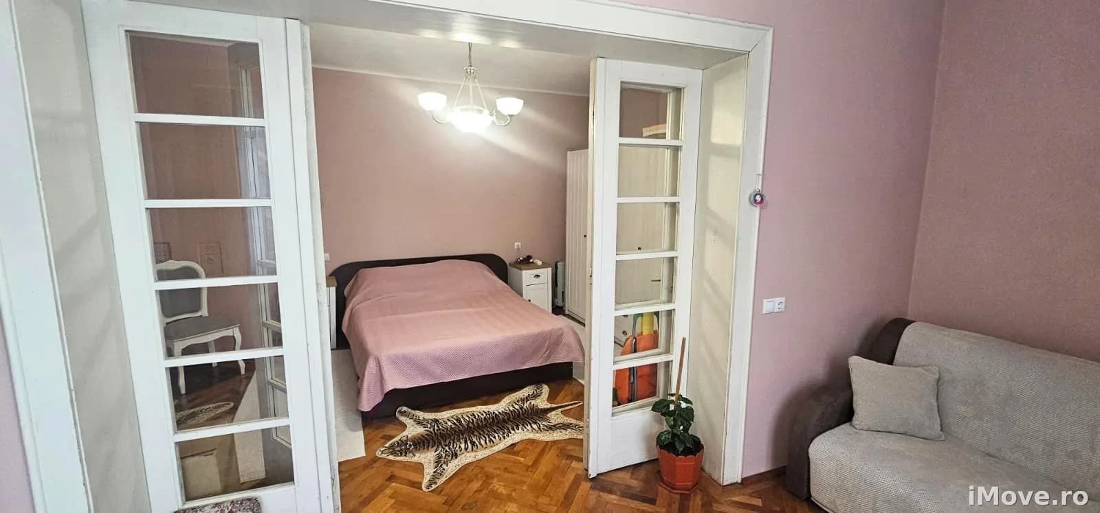 Apartament 3 camere decomandat 93mp renovat zona Orasul de Jos
