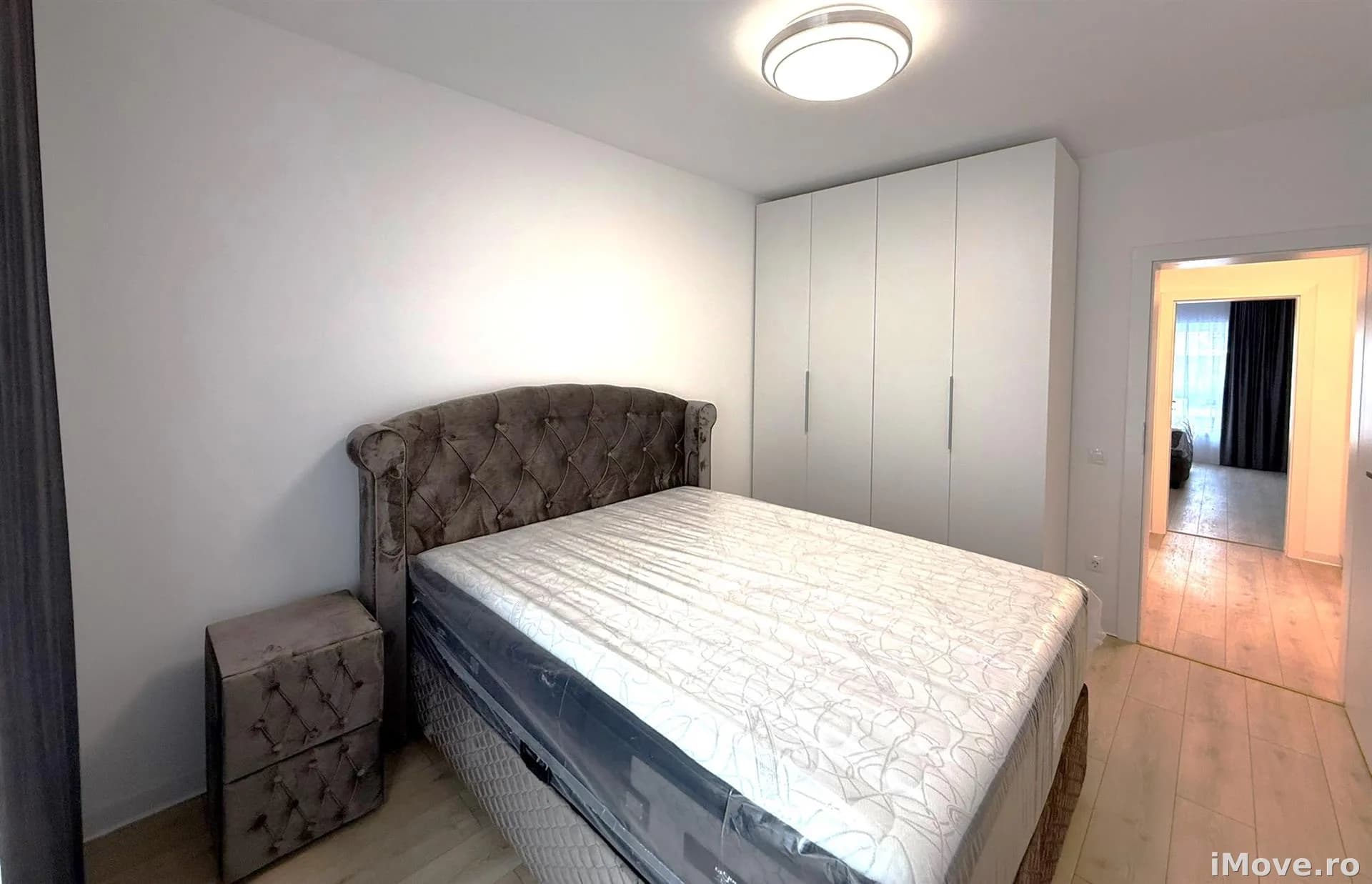 Apartament 3 camere cu balcon si parcare zona Supeco
