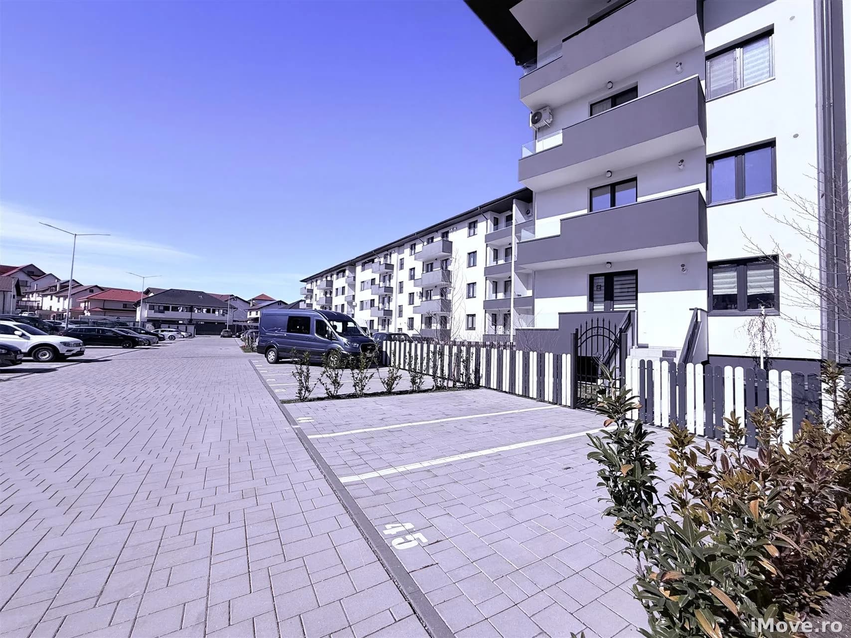 Apartament la cheie 155 mpu 3 camere 3 bai 2 parcari pe Octavian Goga