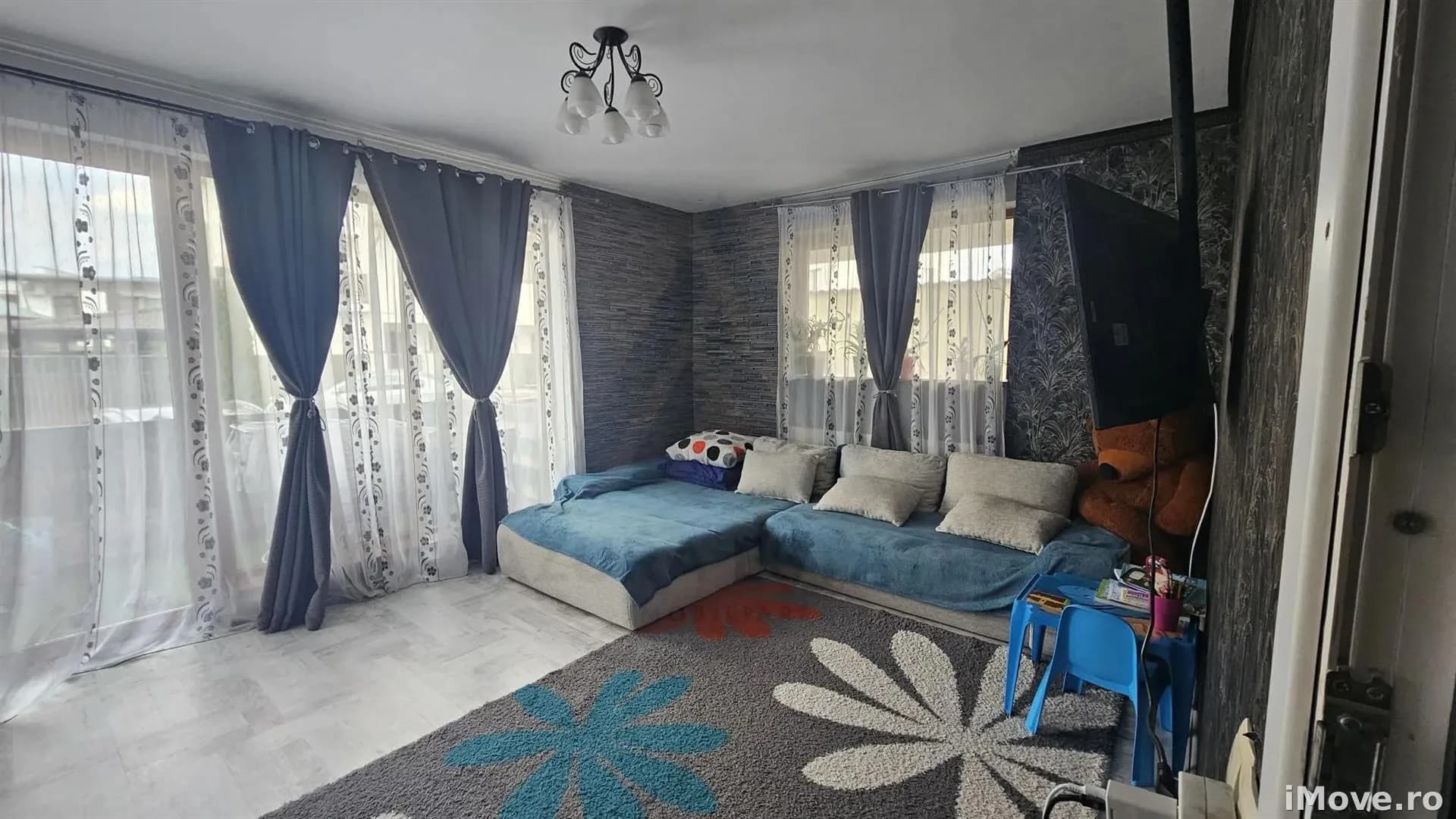 Apartament 2 camere modern cu balcon zona Unimat