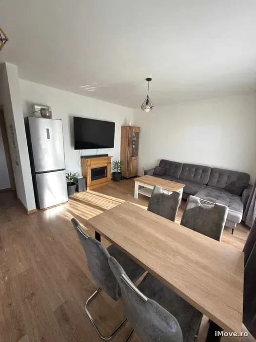 Apartament 3 camere balcon si loc parcare zona Turnisor