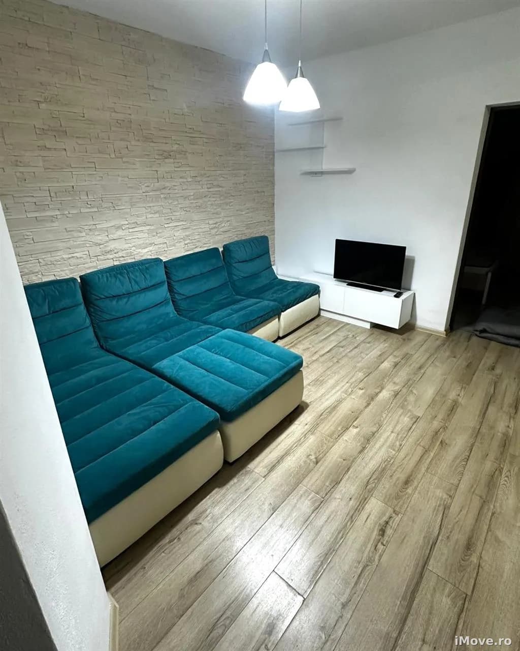 Apartament 3 camere 60 mp utili si gradina in zona Turnisor