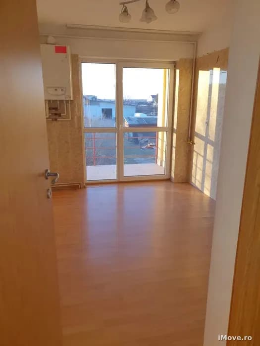 Apartament 3 camere decomandat etaj 1 zona Trei Stejari