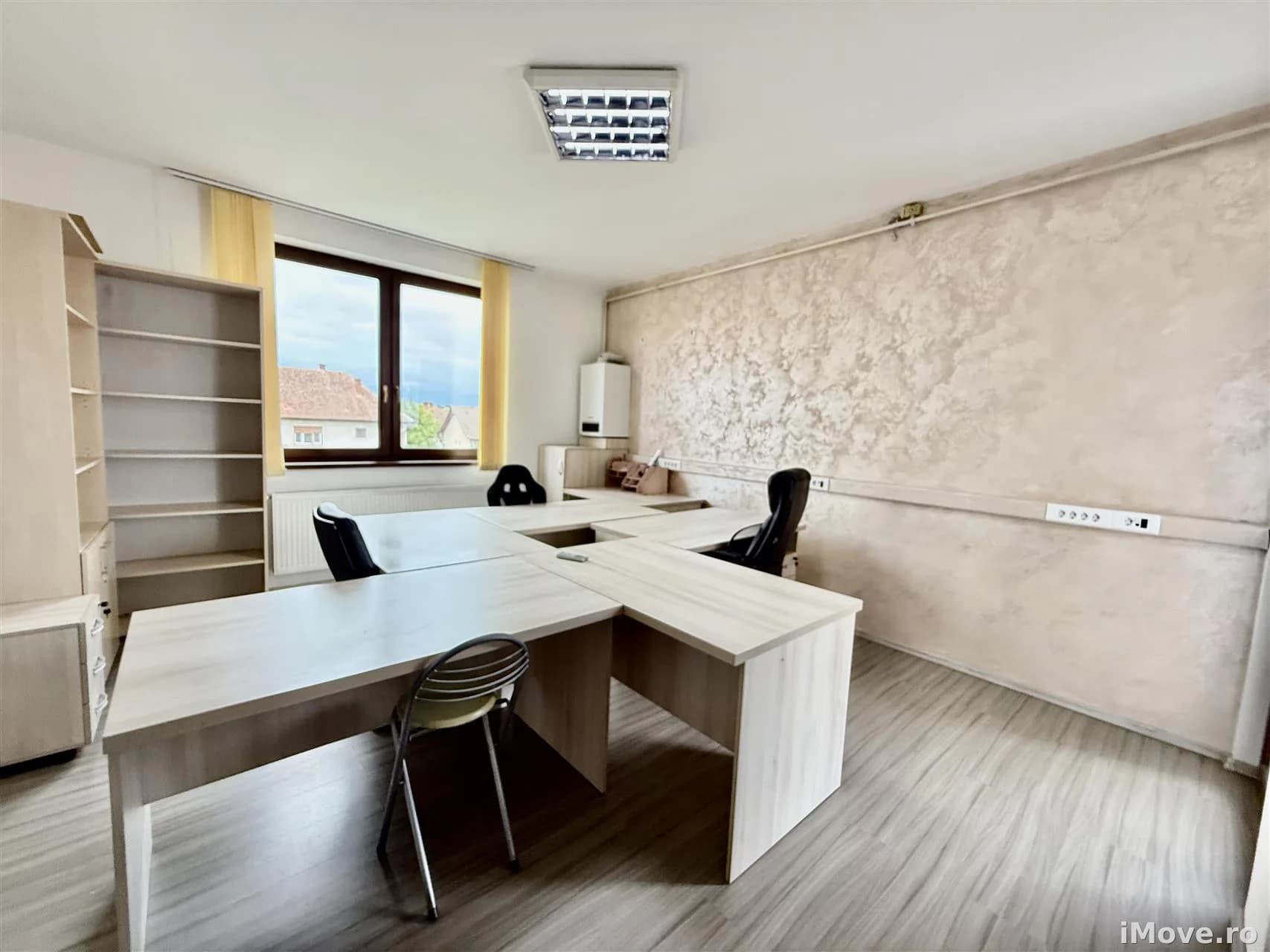 Spatiu birouri 140 mp 5 camere si balcon pe Calea Dumbravii