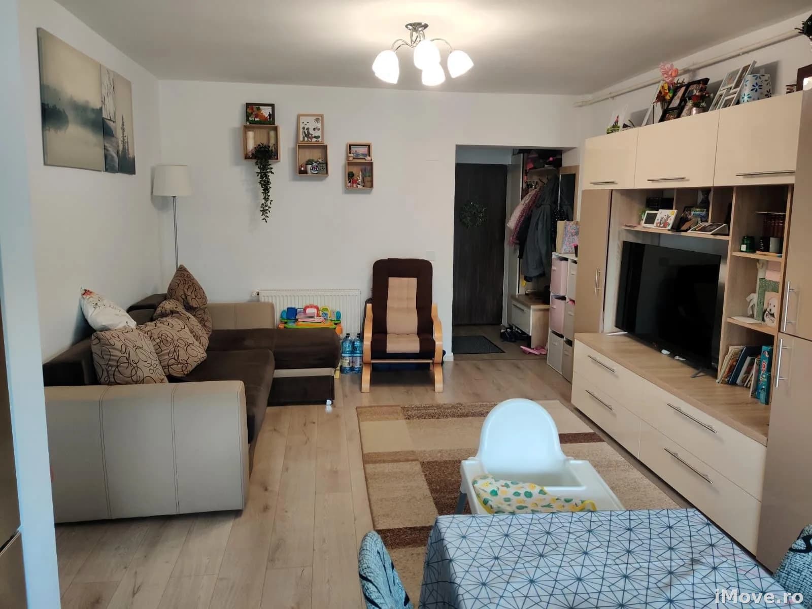 Apartament spatios cu vedere spre munti | 3 camere | Calea Surii Mici