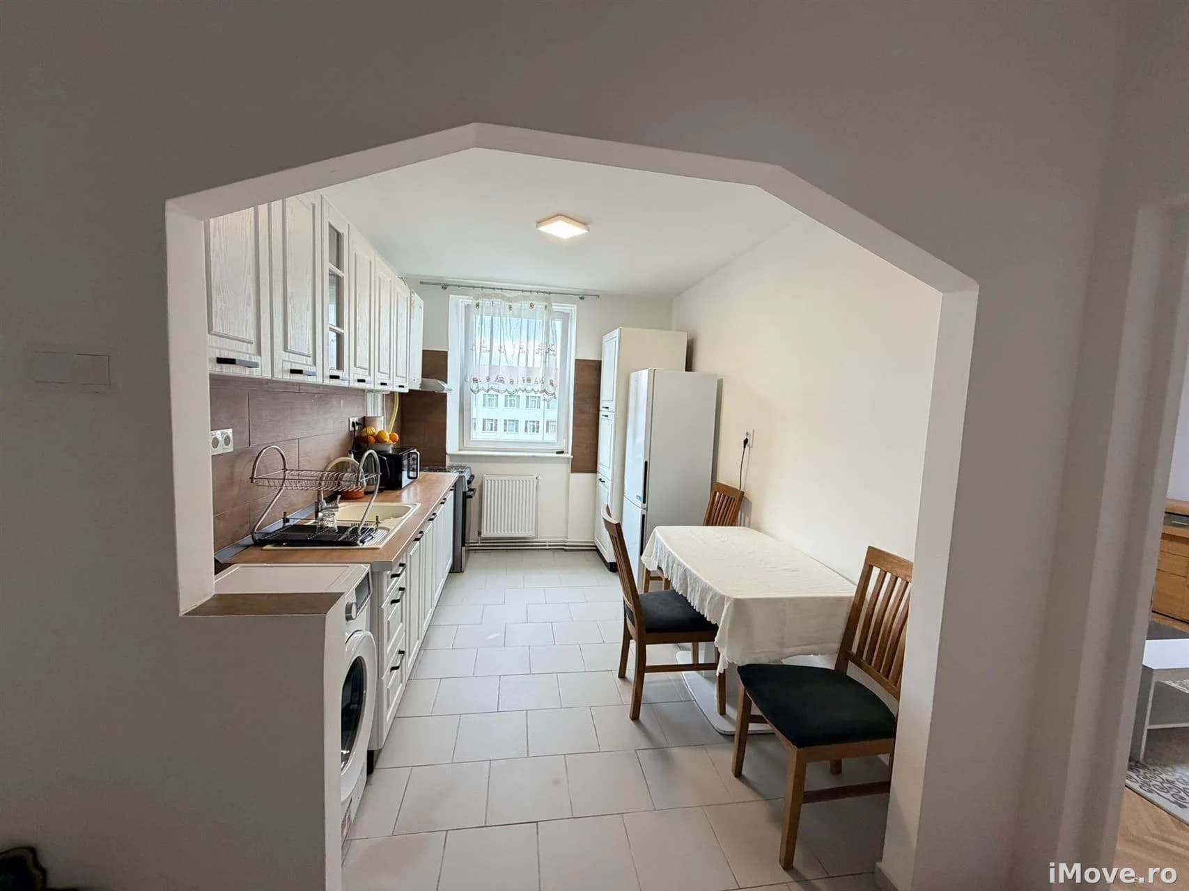Apartament 2 camere 58 mpu si balcon zona Mihai Viteazu