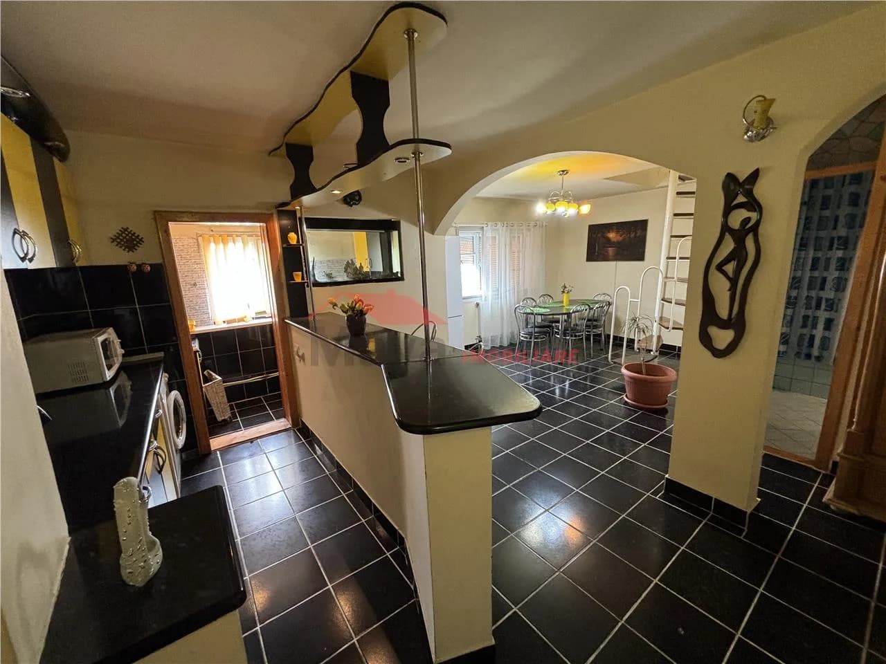 Apartament 4 camere, Han (140 mp)