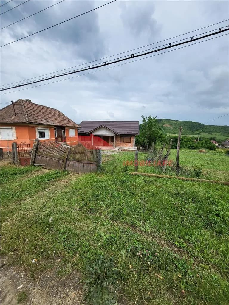 Casa+ 15 ari teren, Sanmihaiu de Campie