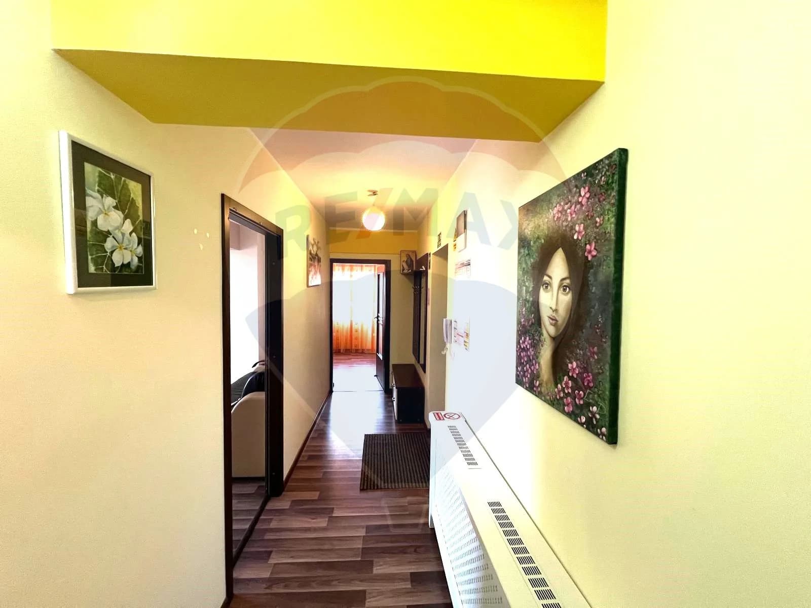Apartament 3 camere de închiriat în zona CFR
