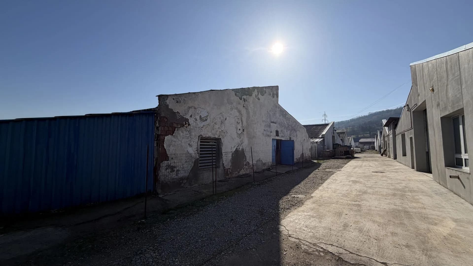 🏭 Hala industrială de vânzare în Beclean, Bistrița-Năsăud – 770 mp teren + cons