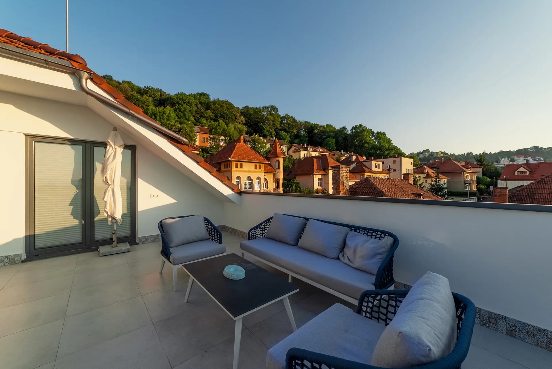 Apartament Duplex Elegant cu Terasă Panoramică – Dealul Cetății, Brașov