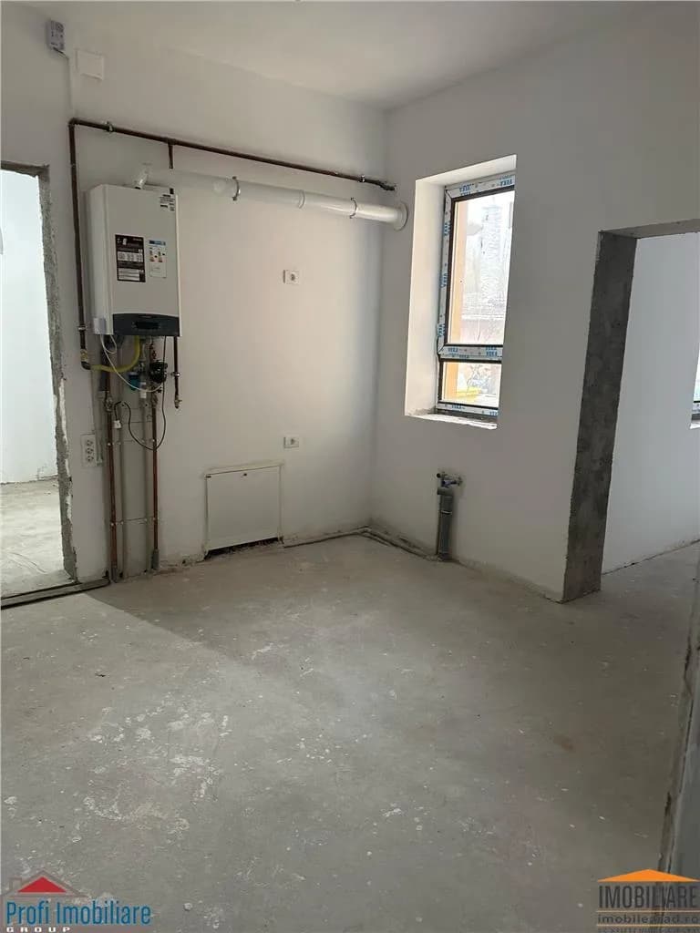 Vand apartament 3 camere la casa 126 mp, centru
