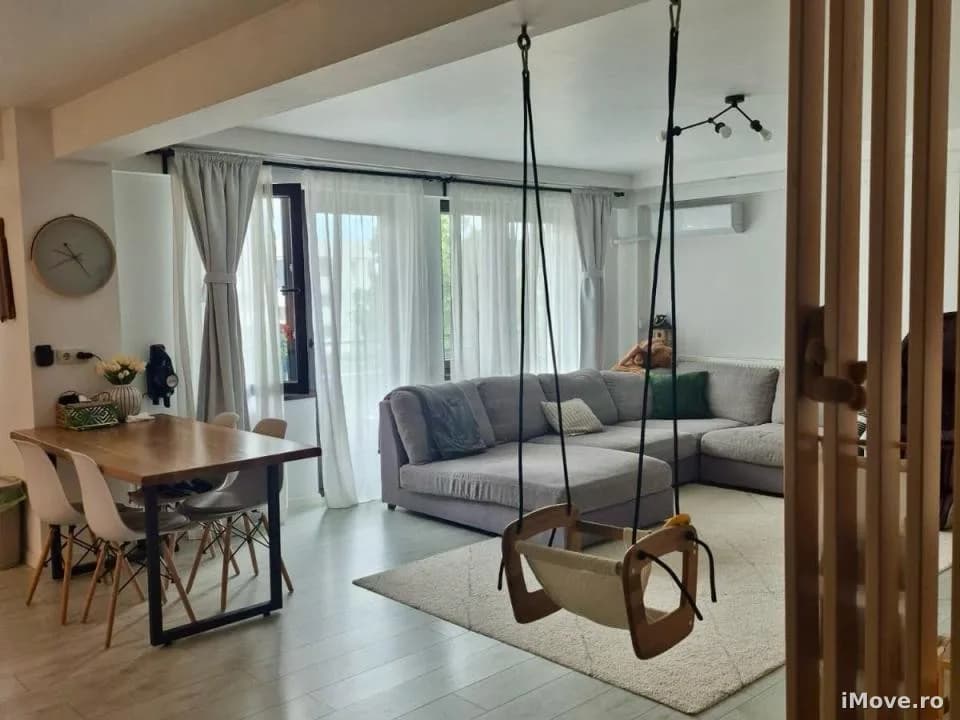 Apartment cu 3 camere de vânzare etaj 2 Bd Dem Rădulescu Rm Vâlcea