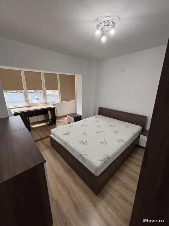 Apartament cu 4 camere de inchiriat ultracentral etaj 3 Ramnicu Valcea