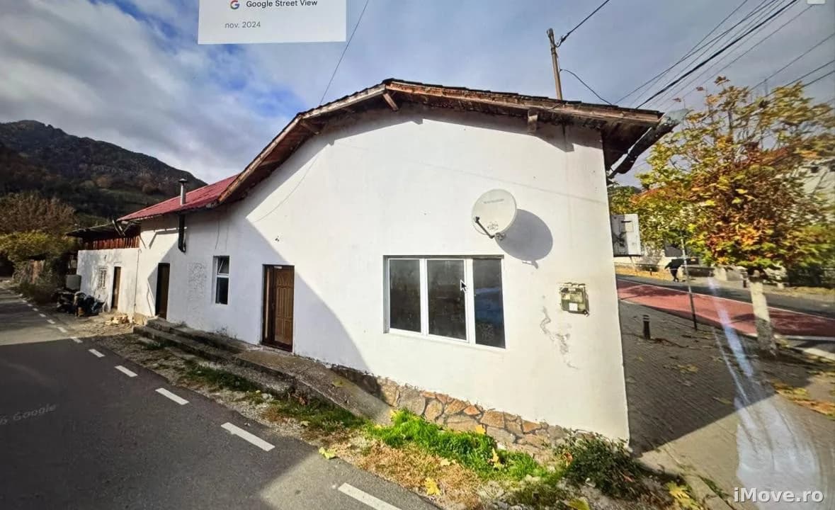 Spațiu comercial de închiriat 110Mp  – Brezoi, Strada Foarfeca