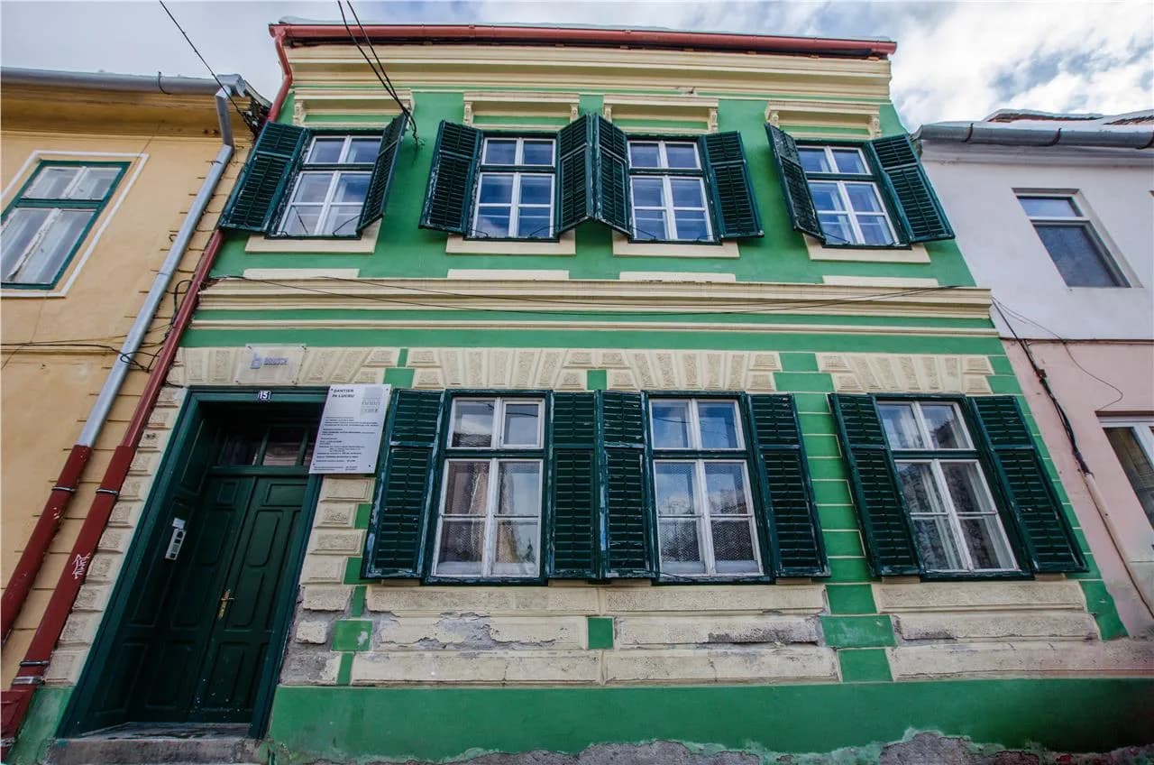 Inchiriere 2 apartamente cu destinatie birouri  zona Tipografilor, Sala Thalia