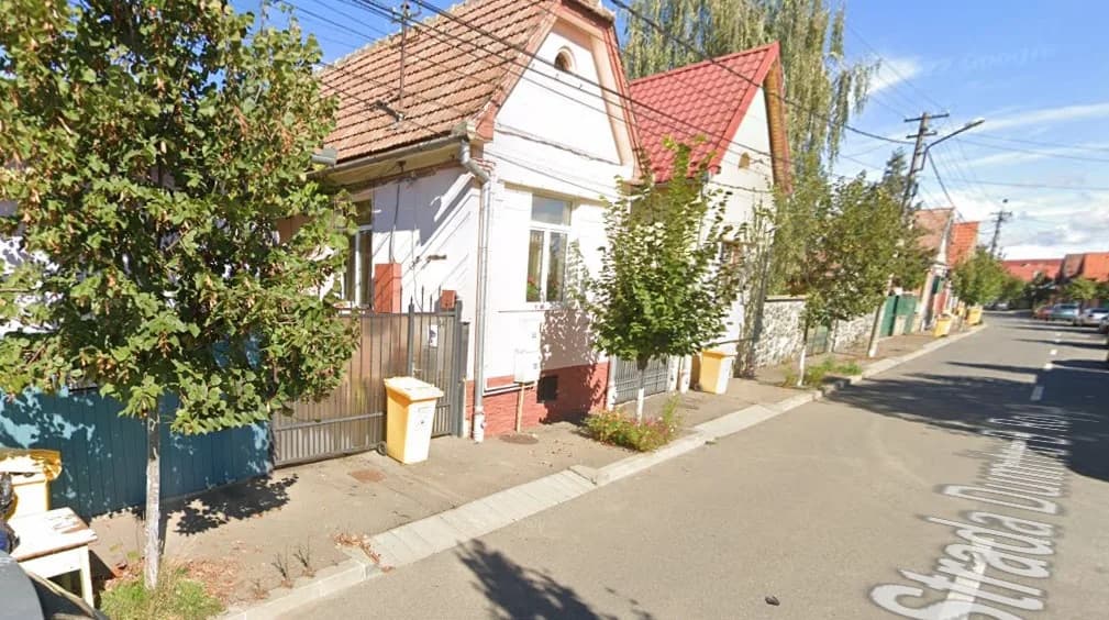 Casa singur in curte cu teren 774mp,zona Turnisor  D.D.Rosca