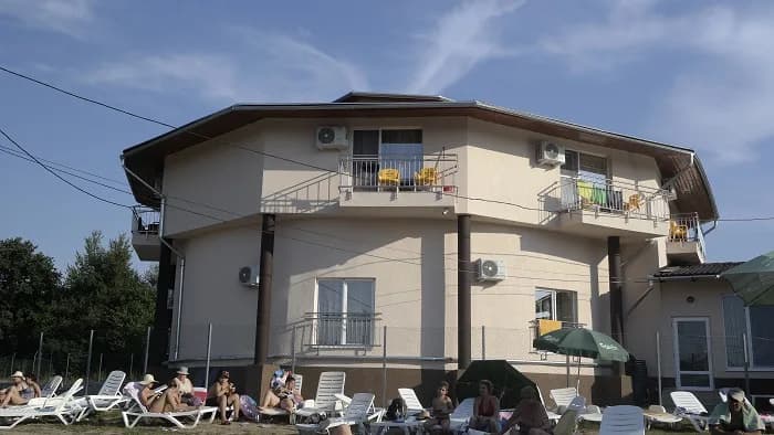 Afacere la cheie  pensiune in incinta lacurilor sarate din Ocna Sibiului