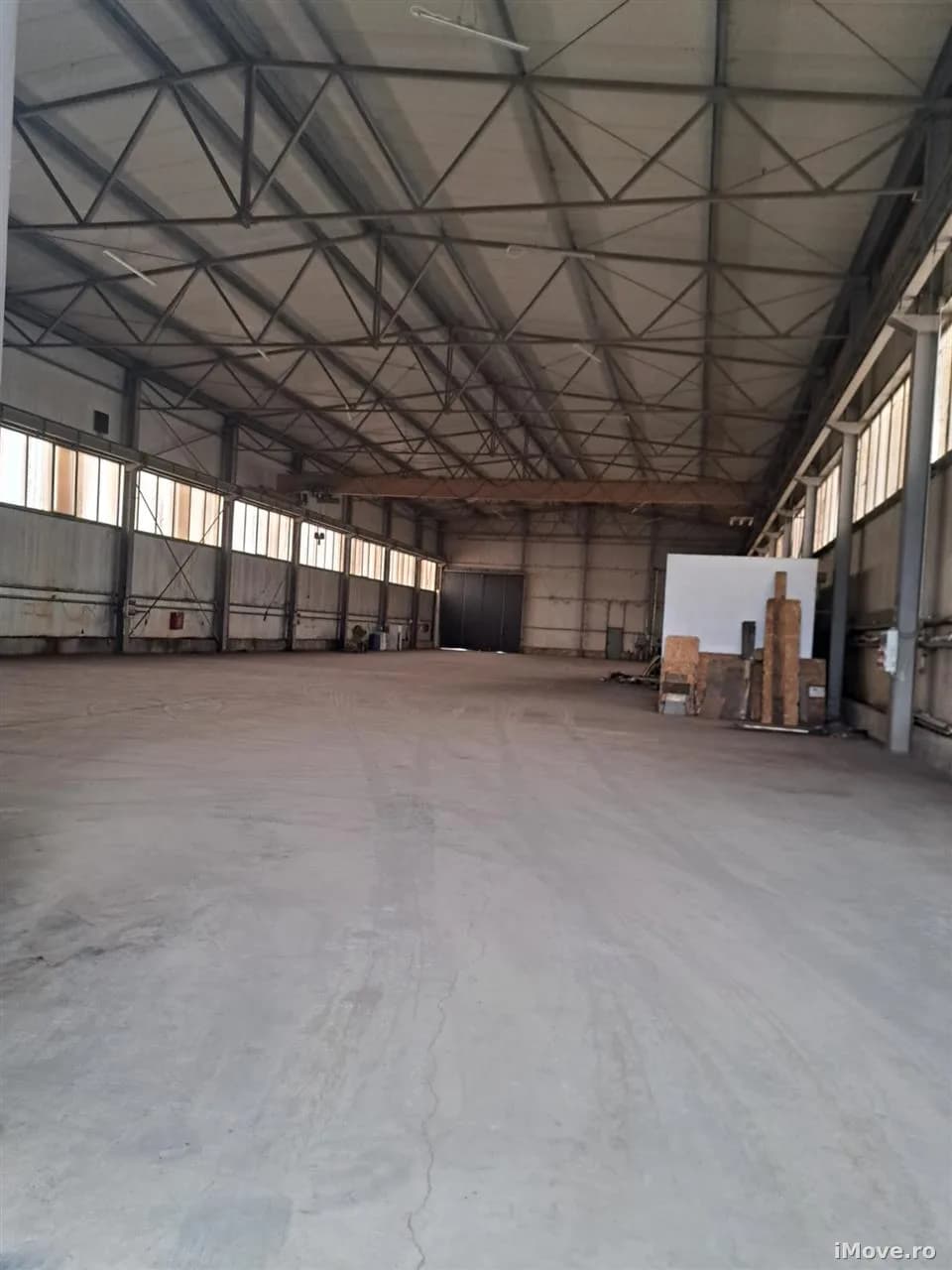 Spatiu Industrial 1300 mp Logistica Depozitare Productie
