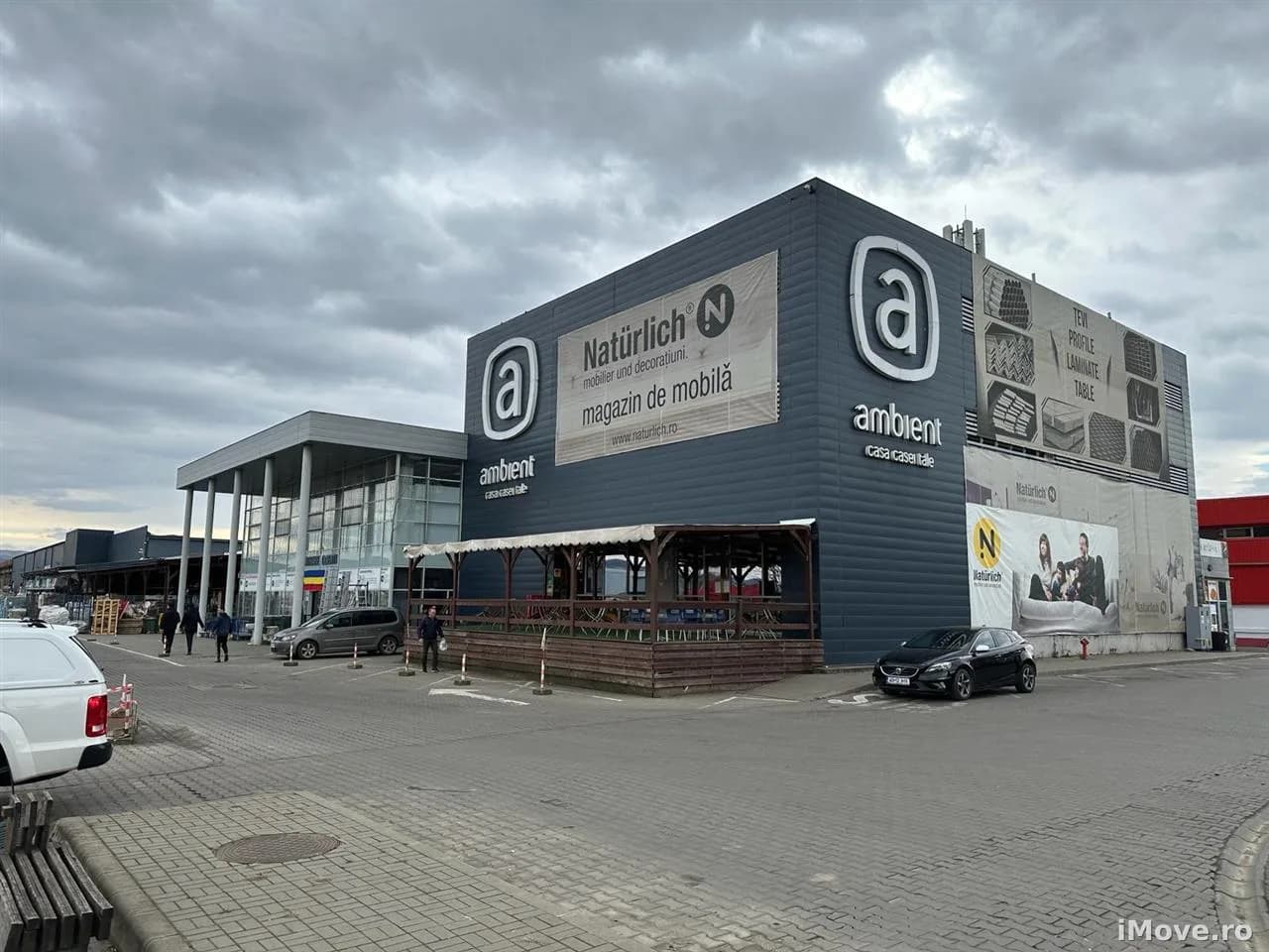 Spatiu Comercial 1000 mp Showroom Depozitare