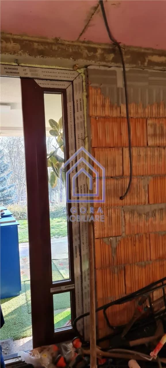 Spatiu depozit sau servicii