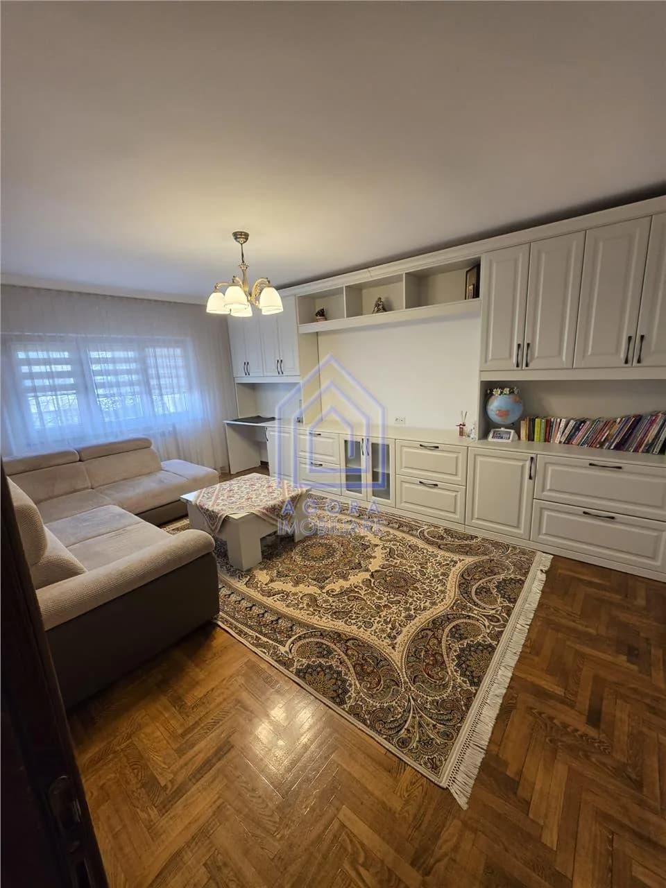 Apartament cu 3 camere complet mobilat si utilat