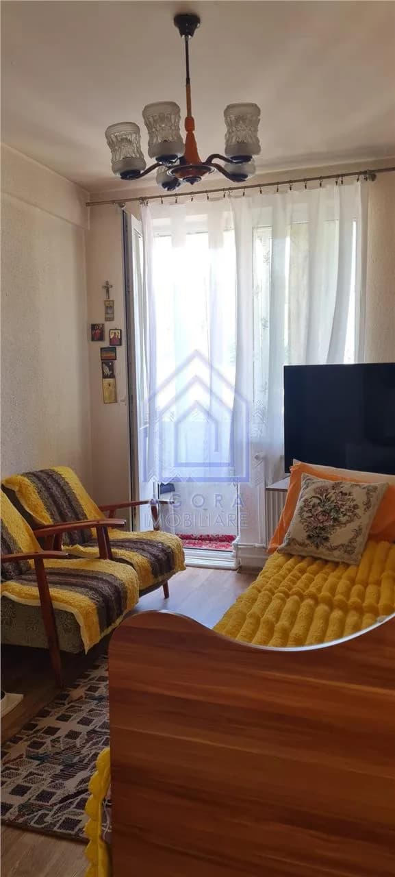 Apartament cu 3 camere Central