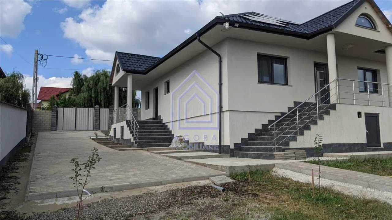 Casa noua, utilata, mobilata complet, panouri fotovoltaice cu stocare, Scheia.