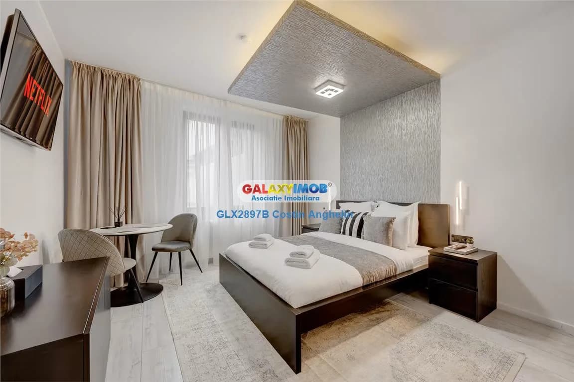 L-Heritage Collection: City View (Regim Hotelier) - Romana