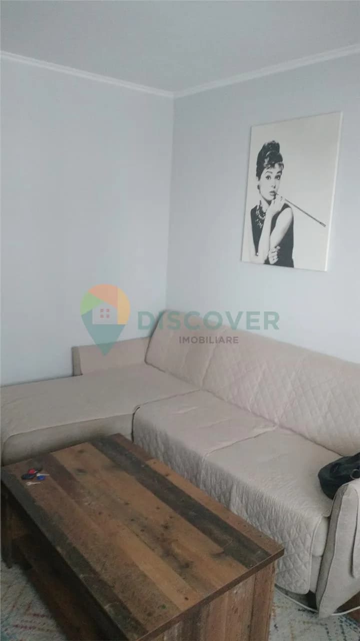 €350 Apartament de inchiriat , 2 camere zona podu ros , nedecomandat