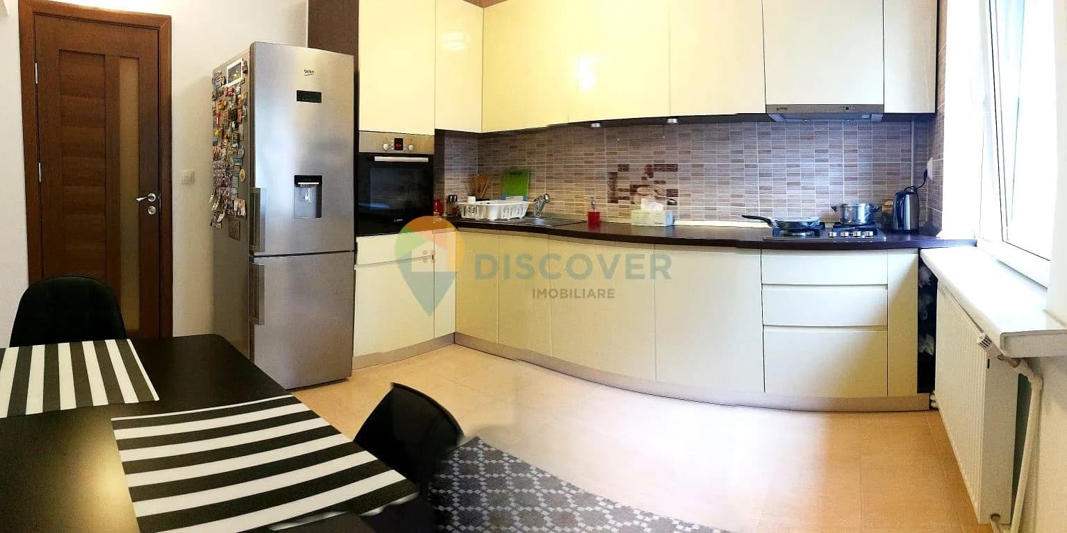 Podu ros, 3 camere 76 mp, 1001 Articole, etaj intermediar, 128000 euro
