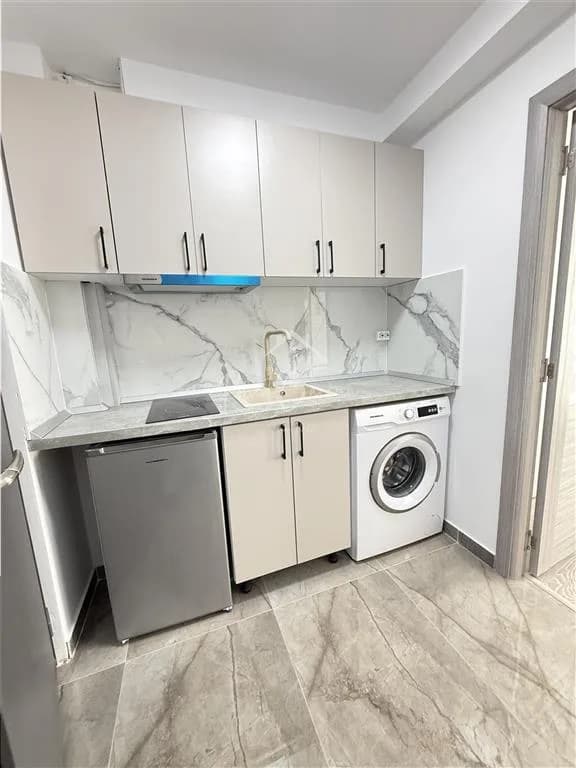 Garsoniere noi de închiriat Titan 330€