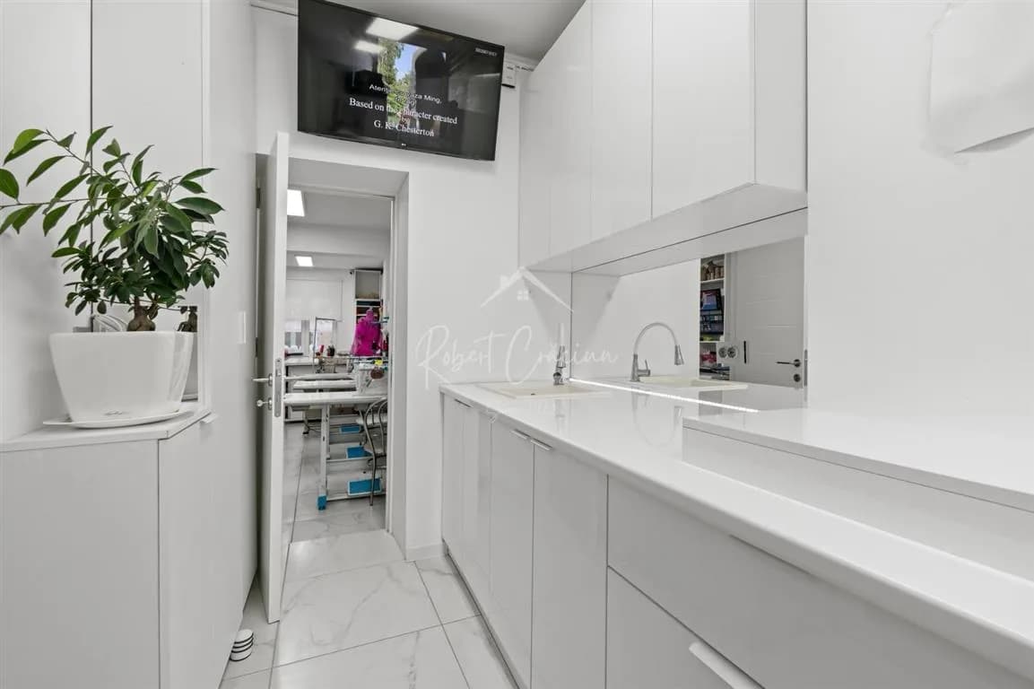 APARTAMENT 5 MINUTE PIATA UNRIII