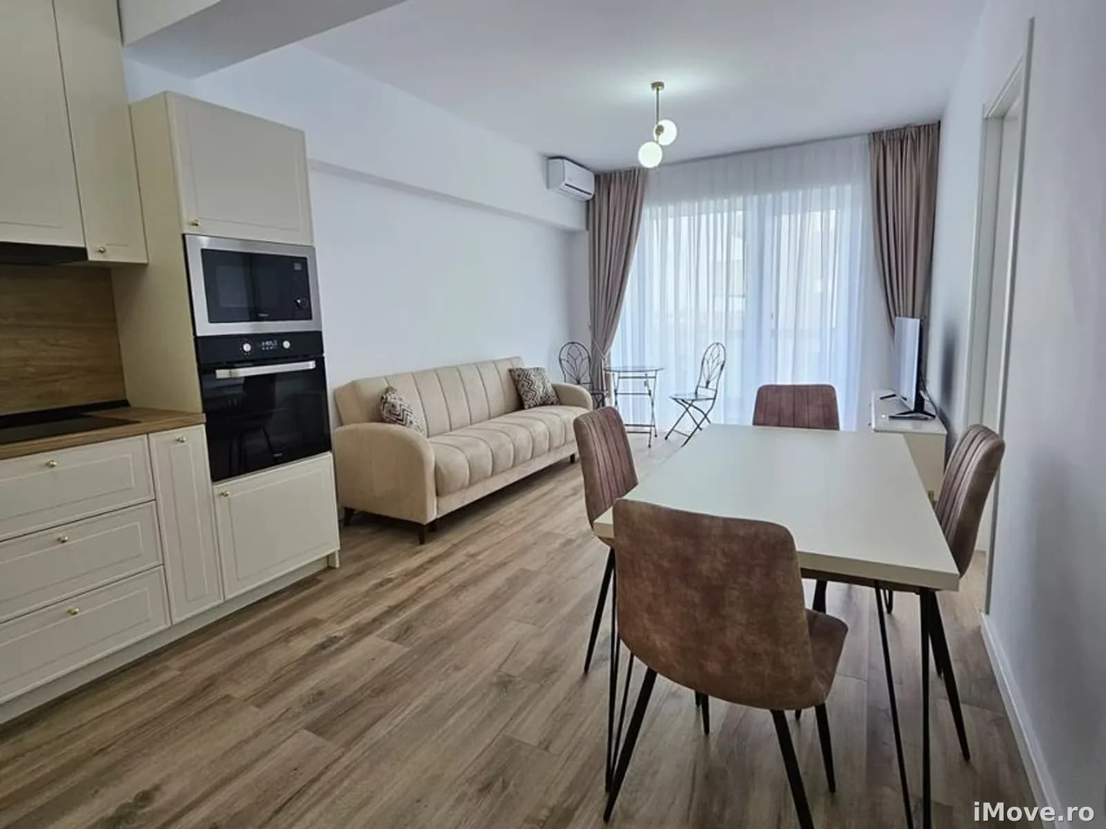 Apartament 2 camere decomandate, de inchiriat, Prima Arena Oradea.
