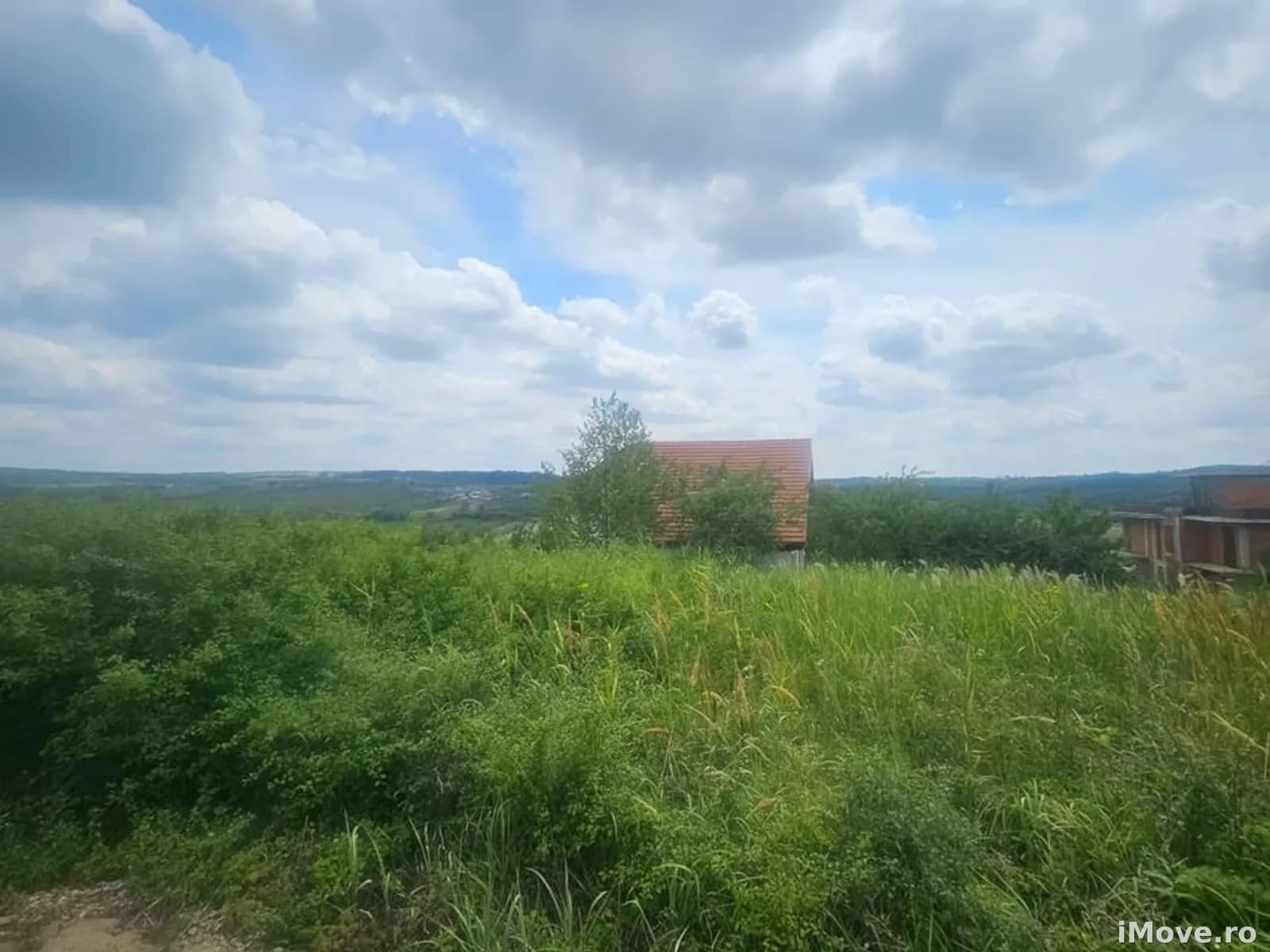 Teren intravilan cu panoramă spectaculoasă spre Lacul Paleu