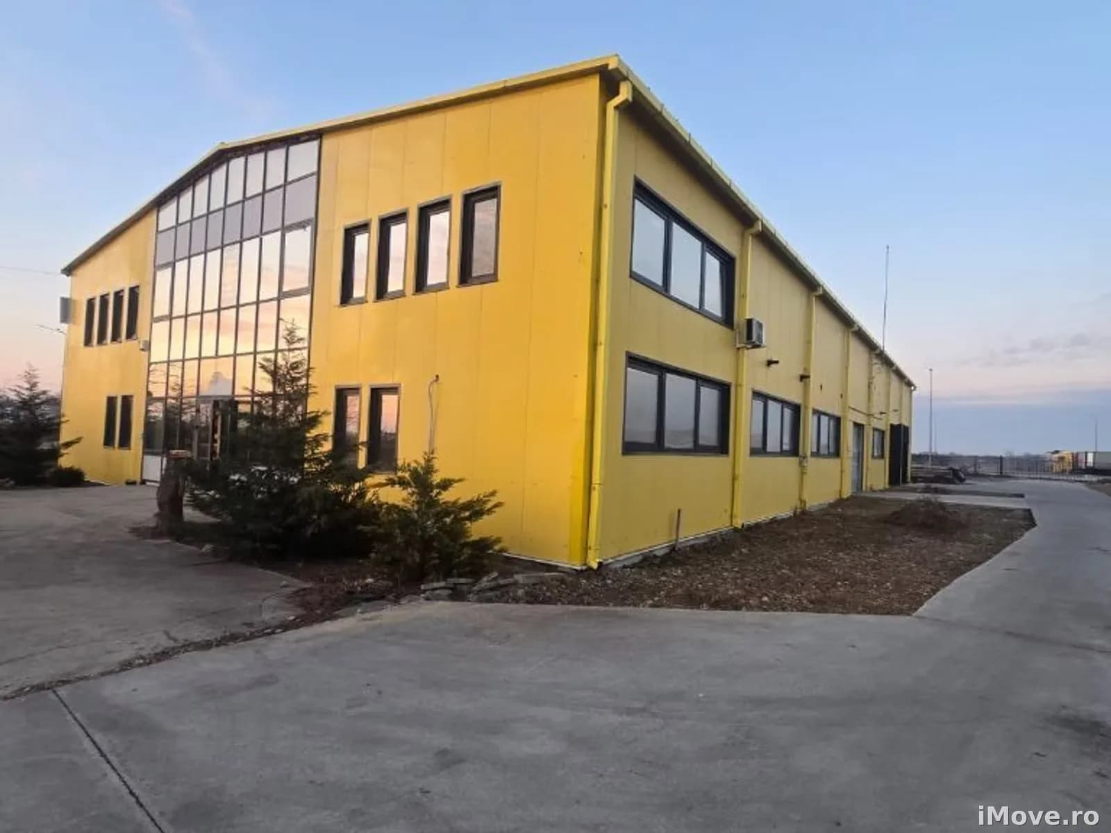 Vanzare hală situată în Oradea, Parcul Industrial Borș, Bihor.