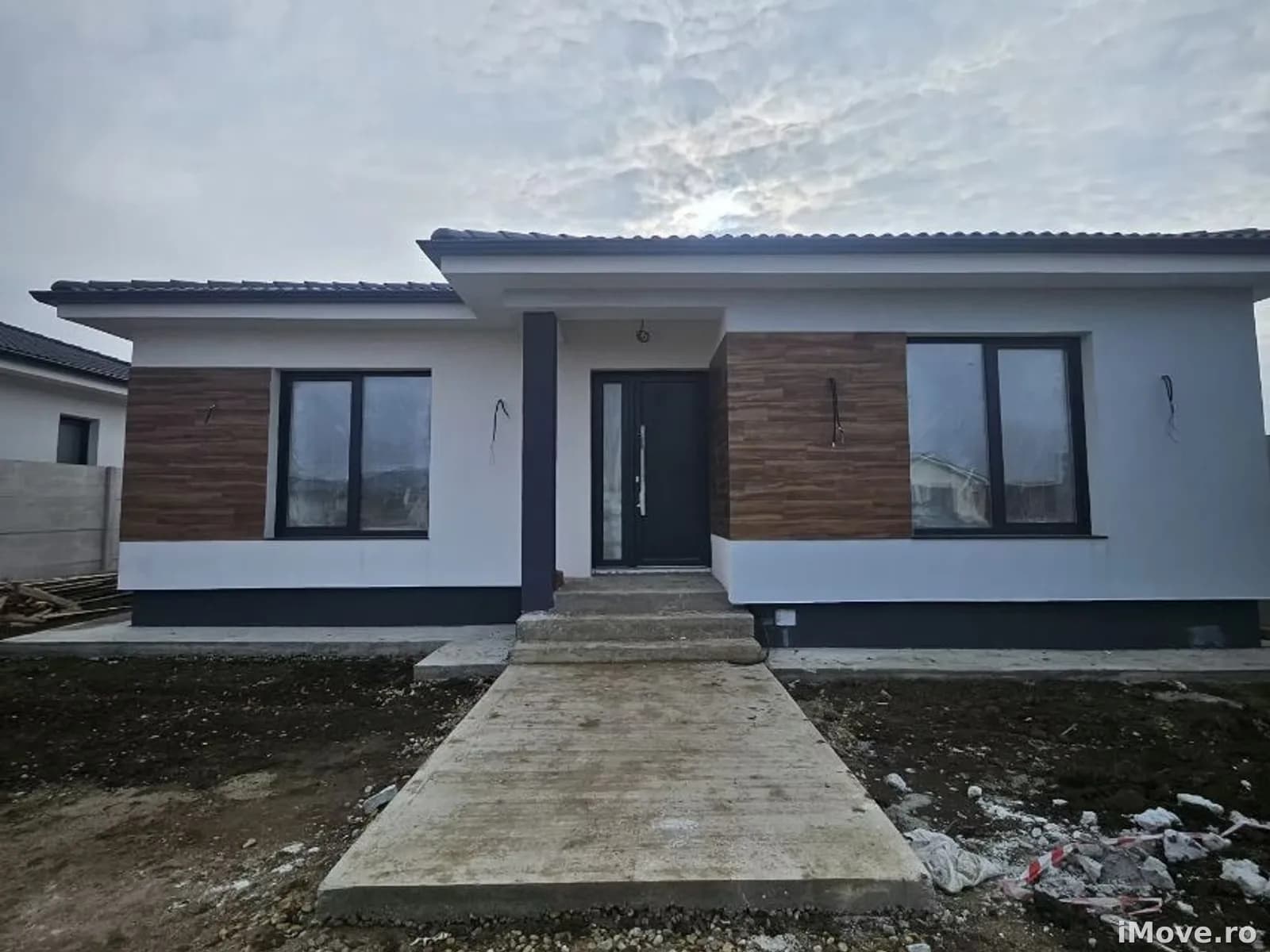 Casă nouă, generoasă, în Sântandrei – zona străzii Carpati!