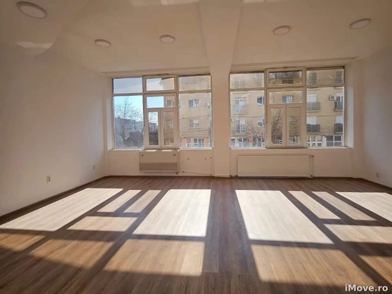 De închiriat: Spațiu comercial / birouri în zona Iosia – 6 €/mp