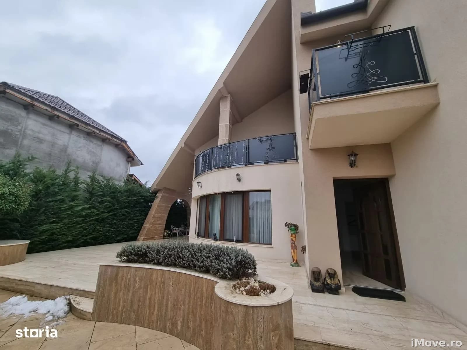 Casa deosebita de vanzare Sanmartin