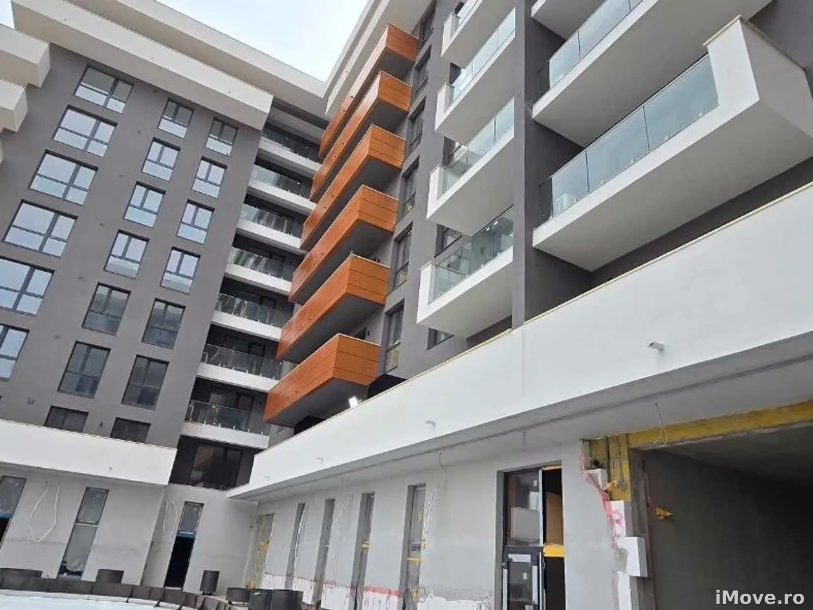 Apartament 2 camere de vanzare, decomandat, bloc Prima Urbana