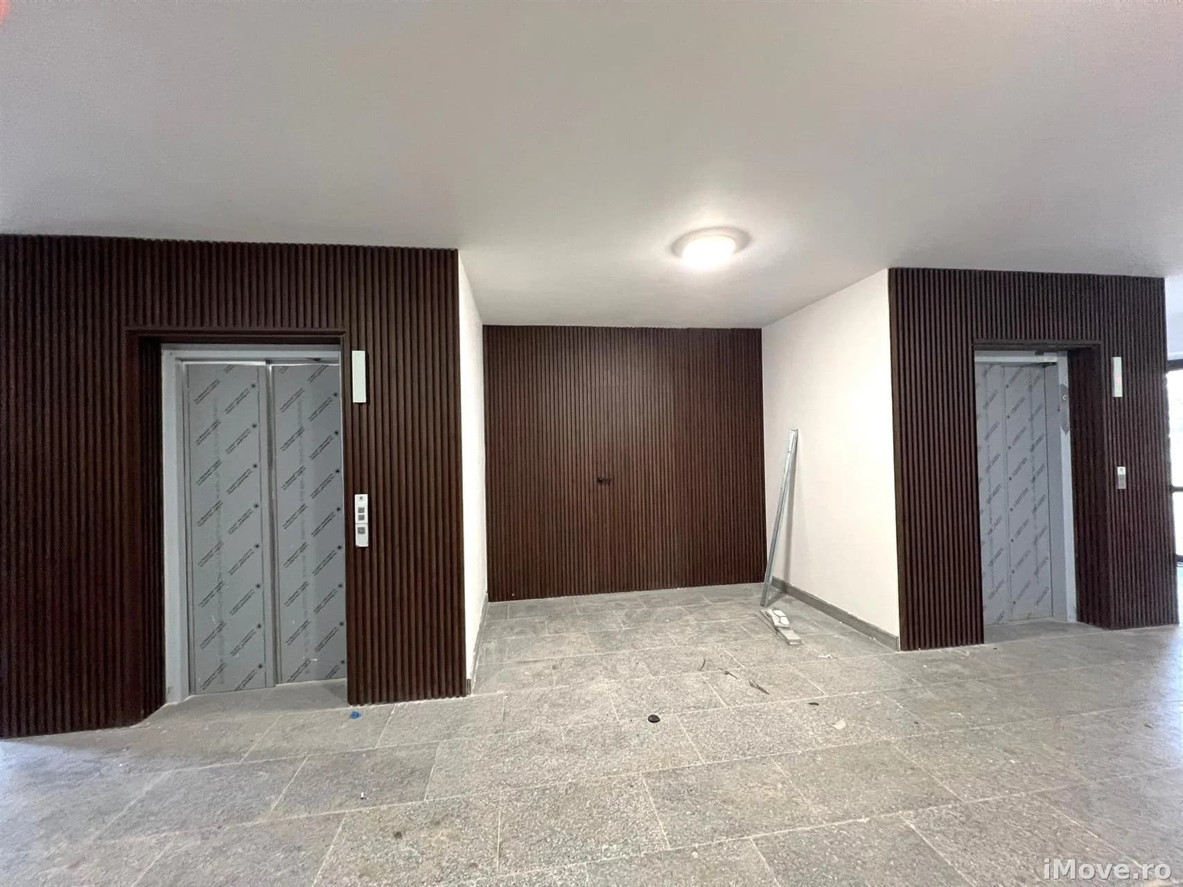 Spatiu comercial intabulat cu vitrina 99 mpu in zona Supeco