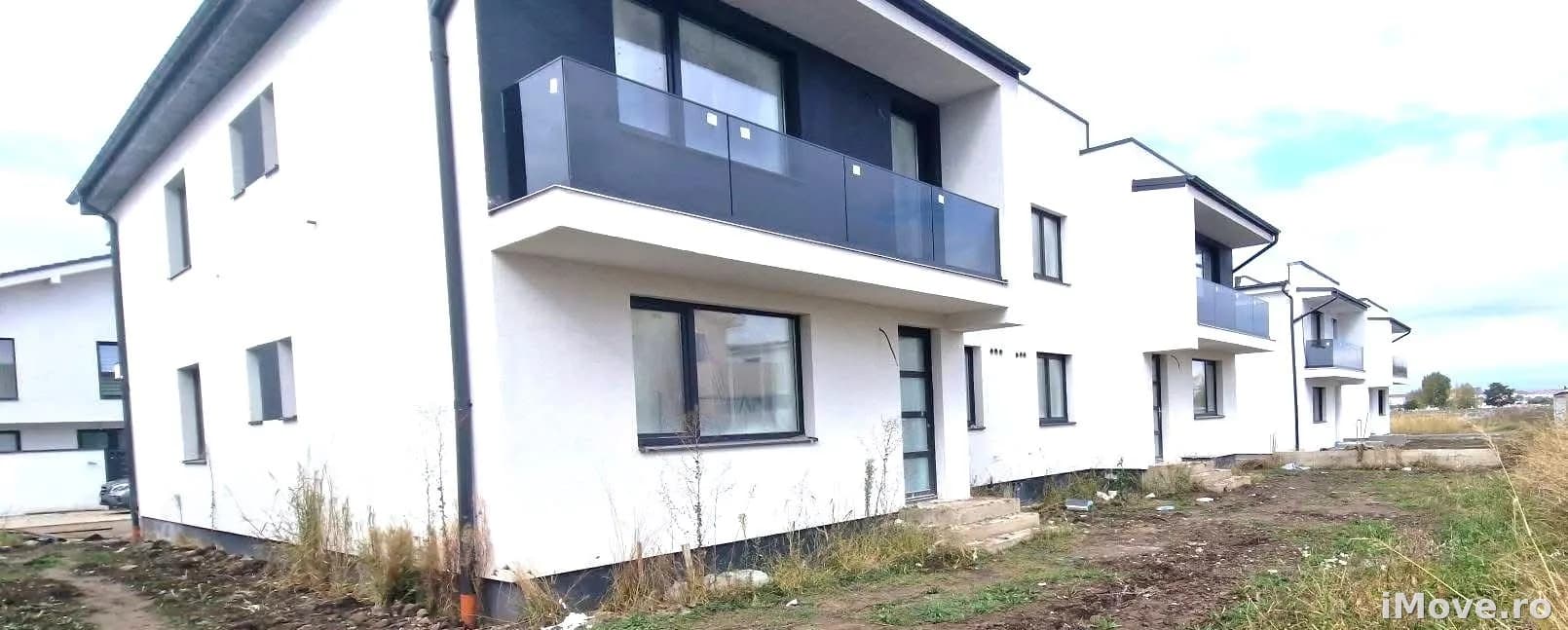 Casa 110 mpu cu 4 camere 2 bai 2 balcoane si curte in Sibiu