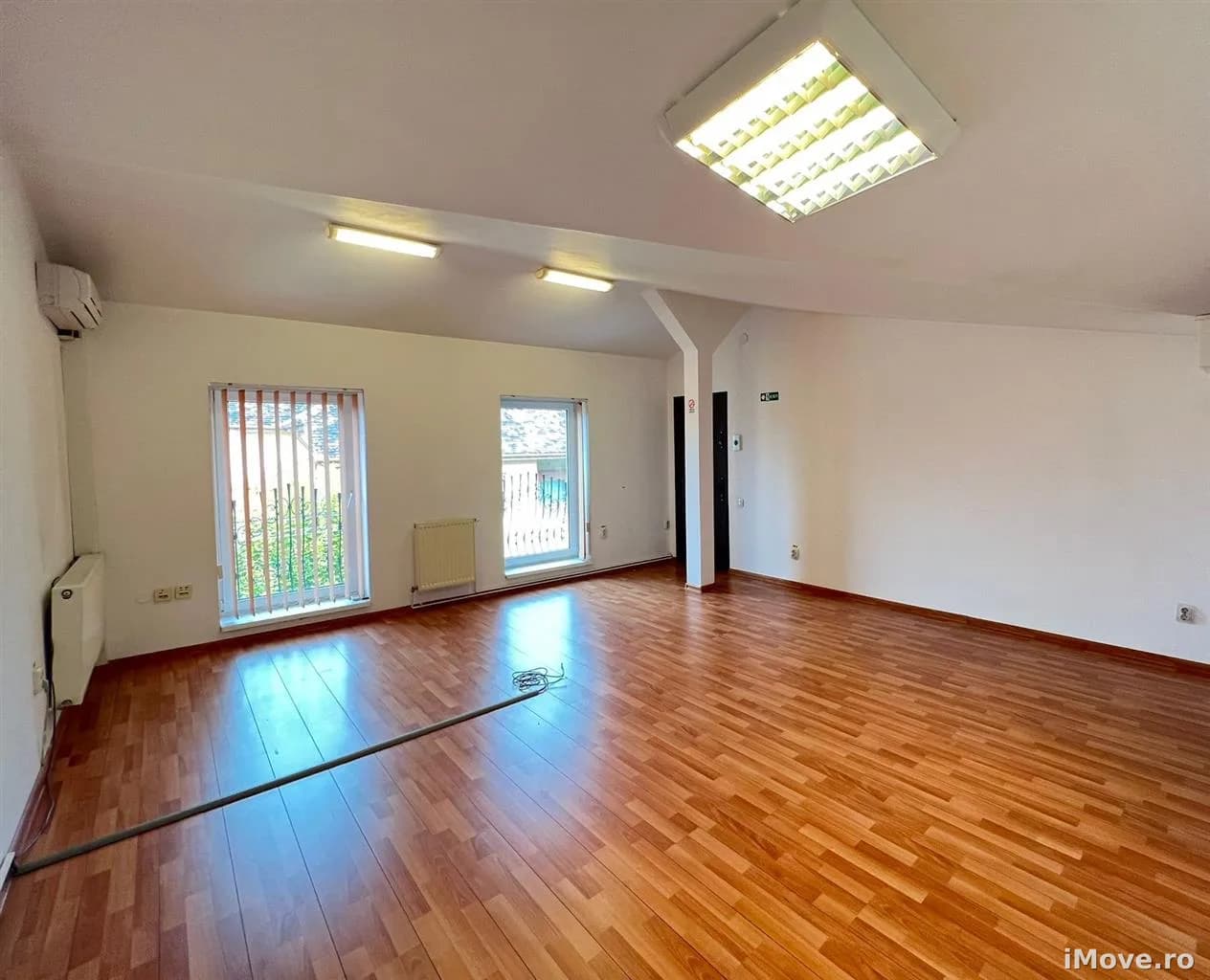 Spatiu de birouri 3 camere de inchiriat in zona centrala