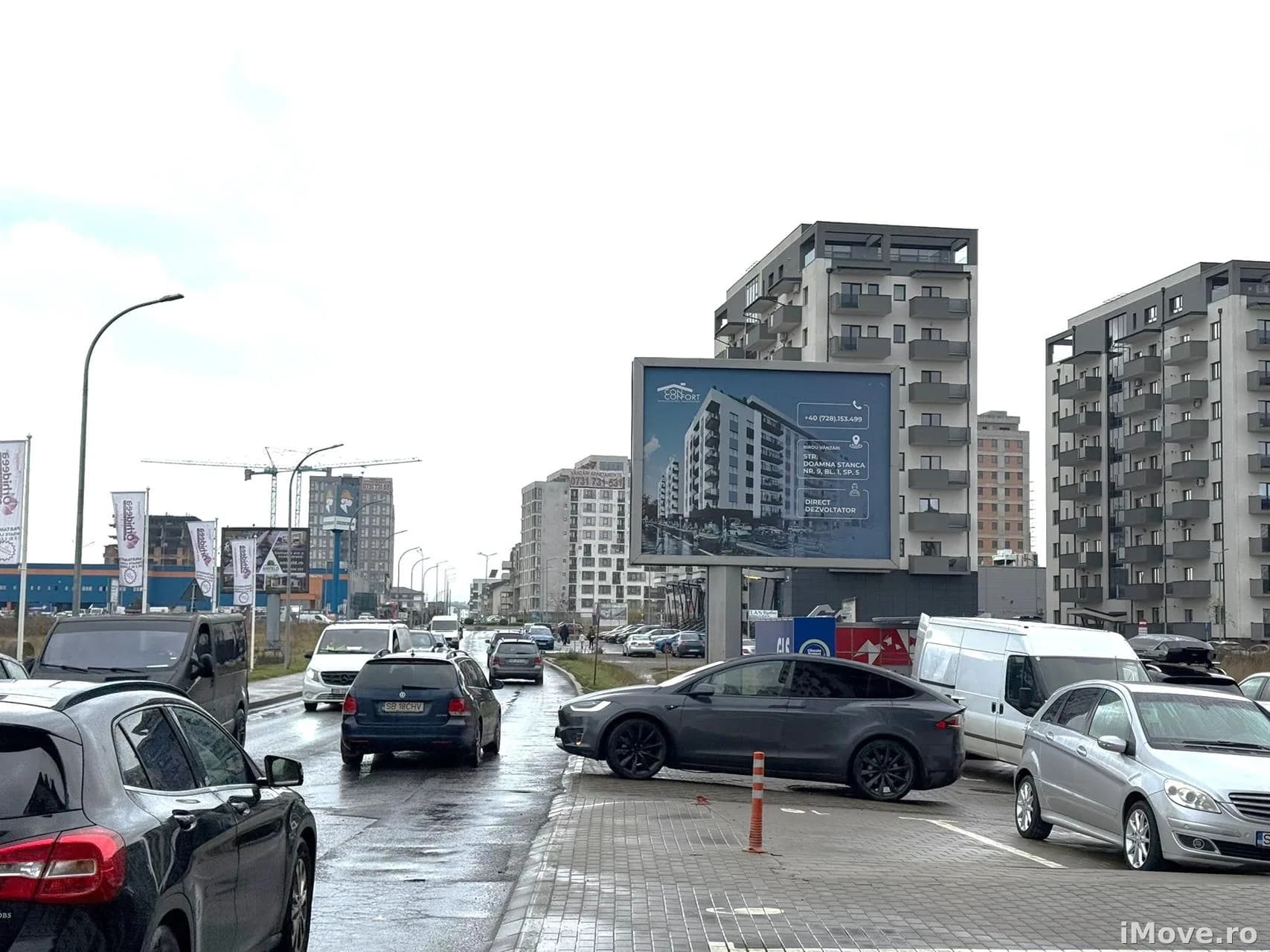 Spatiu comercial cu vad pietonal si auto 90 mpu 2 bai in Sibiu