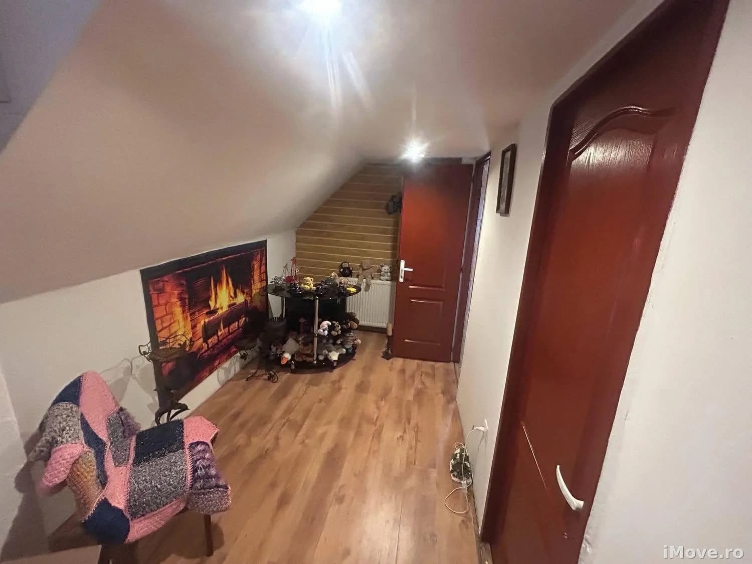 Casa cu 3 camere 3 bai living bucatarie Ciresica